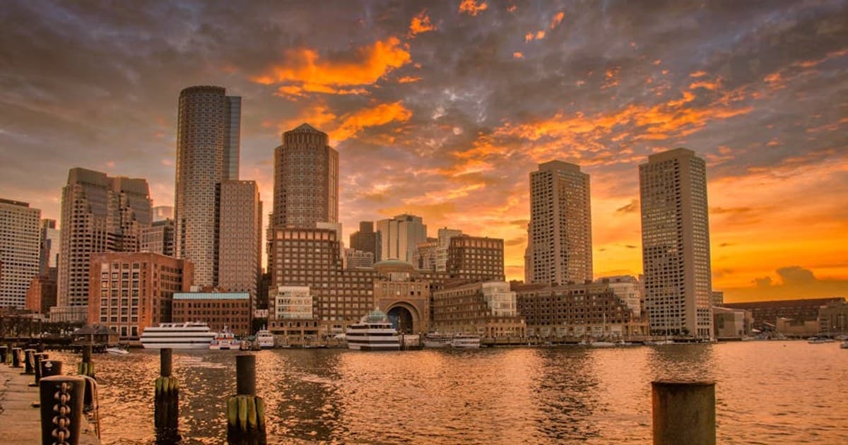 Cannabis as an Alcohol Alternative: A Growing Lifestyle Shift