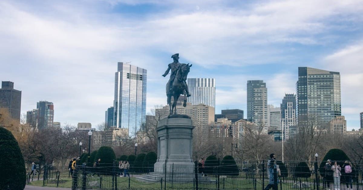 Cannabis Consumption Methods Compared: Smoking, Vaping, Edibles, and More