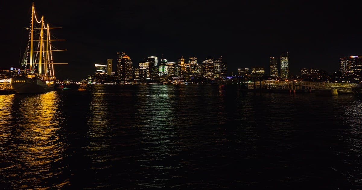 a city skyline at night